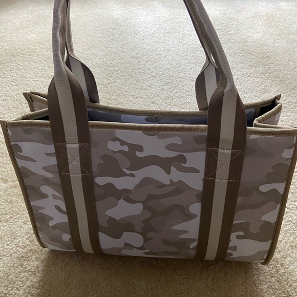 NWT Haute Shore Isla Sahara Beige Camo Tote - Picture 3 of 4